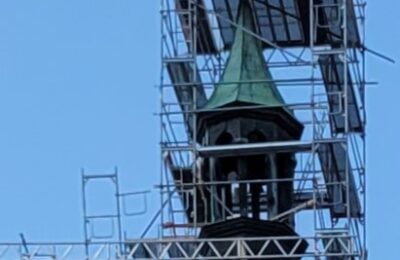 Oprava kříže na kostele sv. Václava